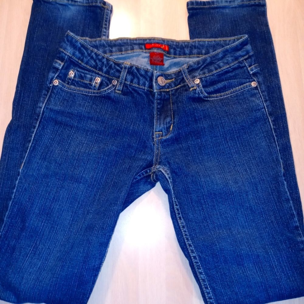 Forever21 Straight Leg Jeans 26